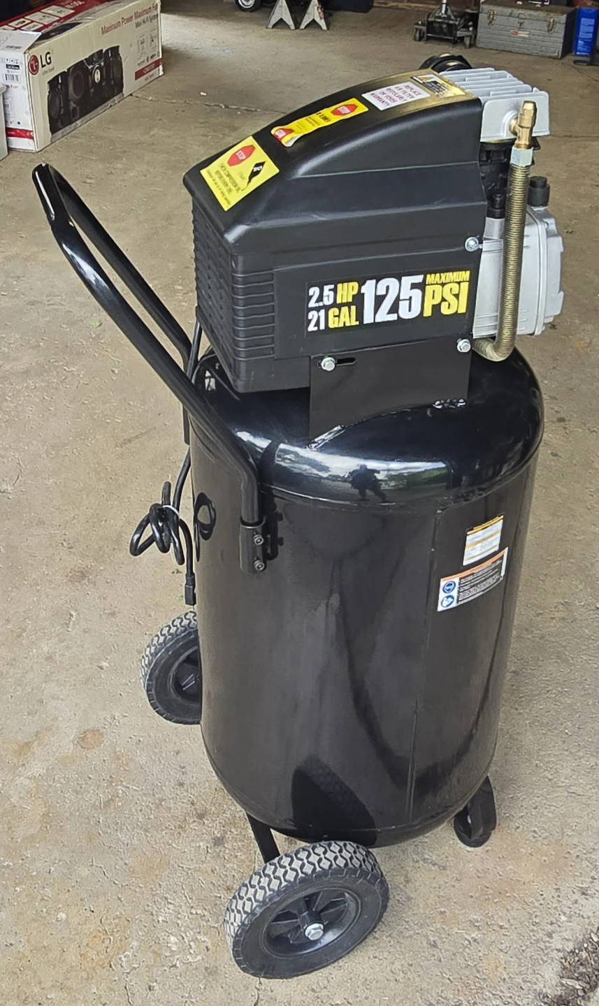 Central Pneumatic Air Compressor 21 Gallon 2.5 HP 125 PSI - photo 2