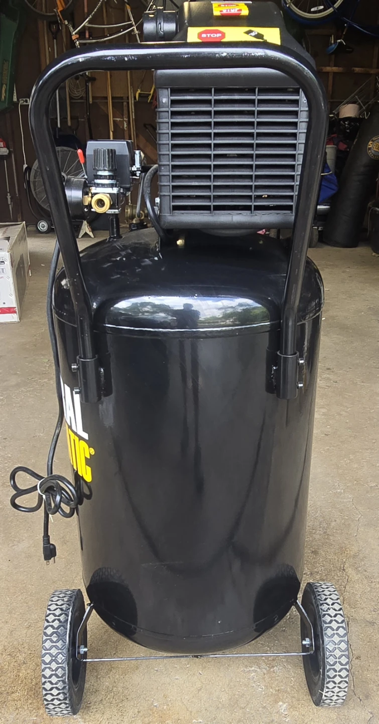 Central Pneumatic Air Compressor 21 Gallon 2.5 HP 125 PSI - photo 5