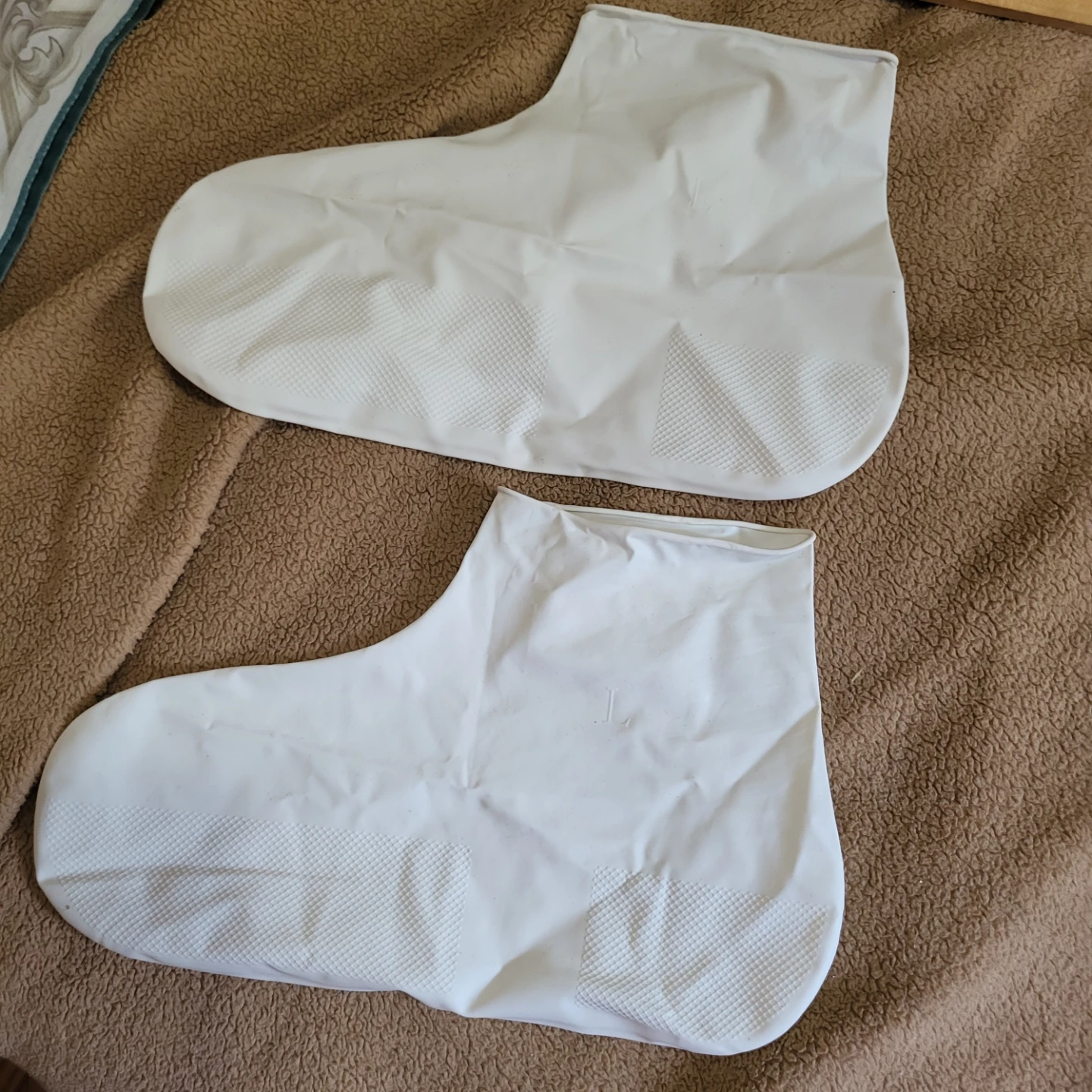 Reusable Silicone Foot Mask Covers - photo 2