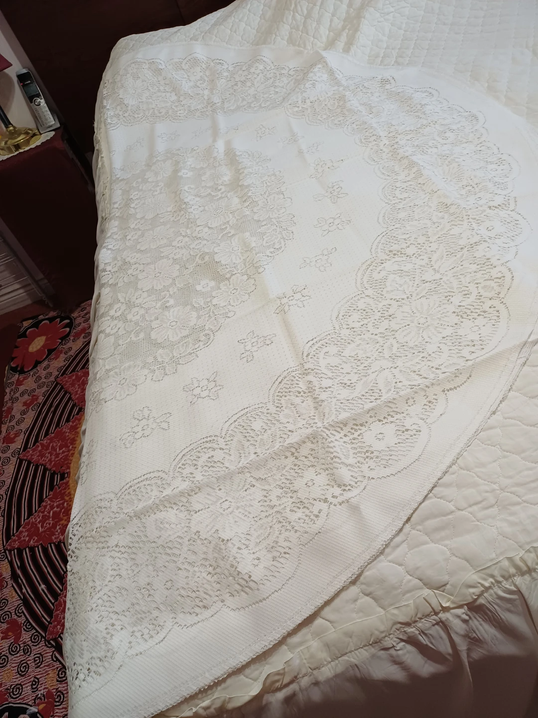 White Lace Tablecloth/Bedspread - photo 2