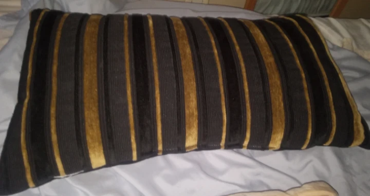 Throw Pillow Set - photo 2