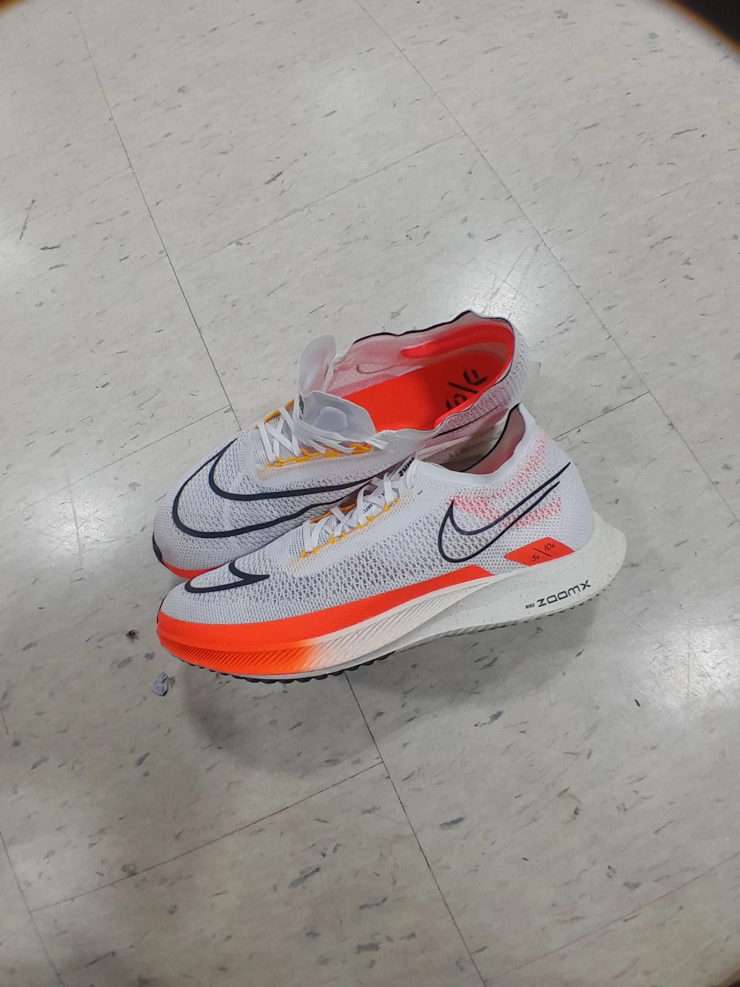 Nike ZoomX Running Shoes Men's Size 10 - photo 3