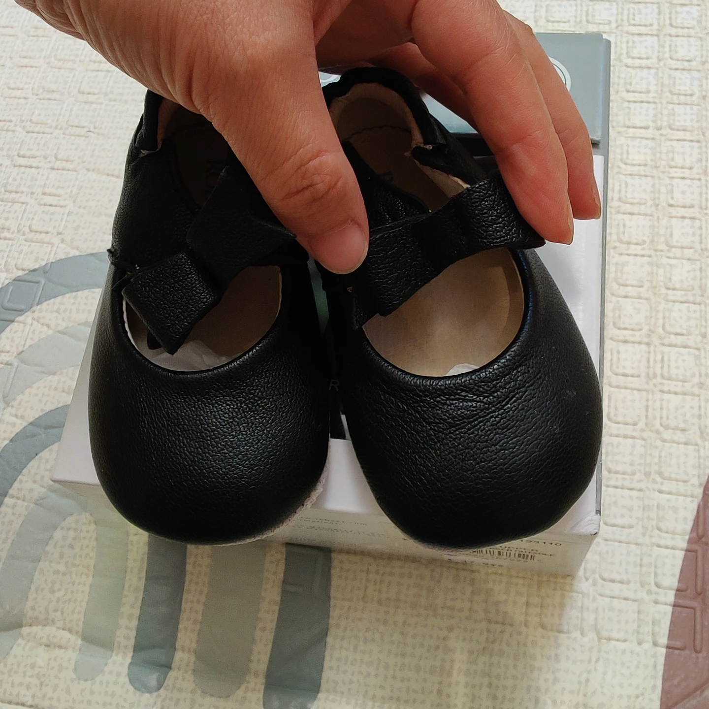 New 9-12M Robeez First Kicks Sofia Leather Shoes - photo 3