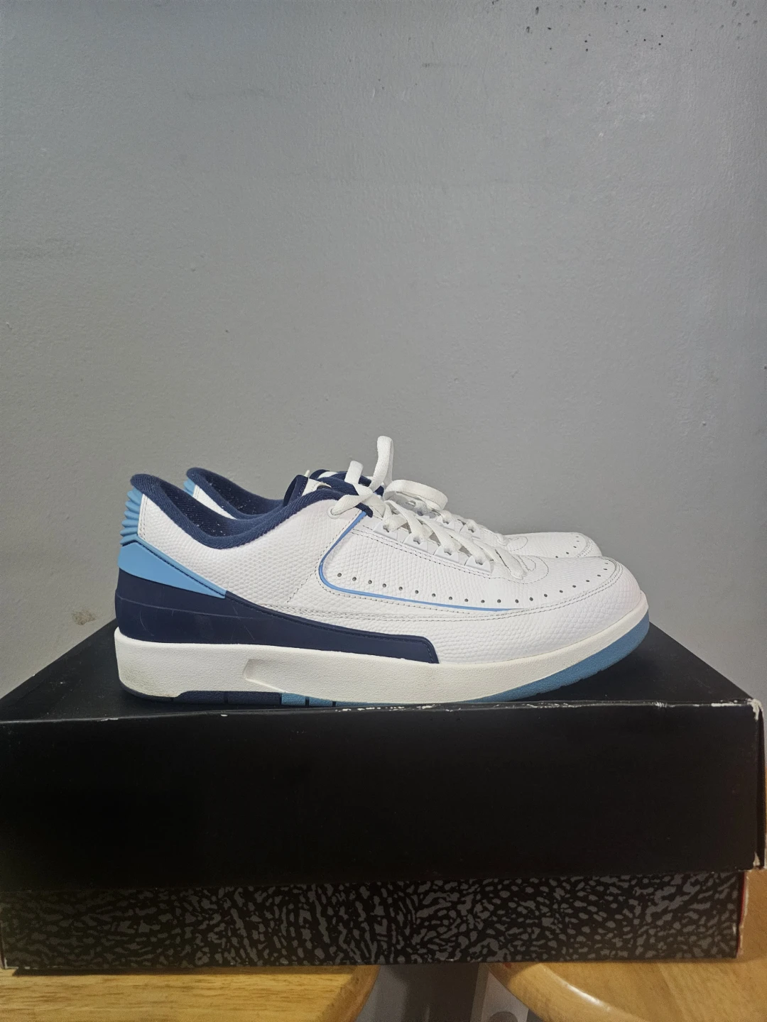 Air Jordan 2 Retro Low White/University Blue