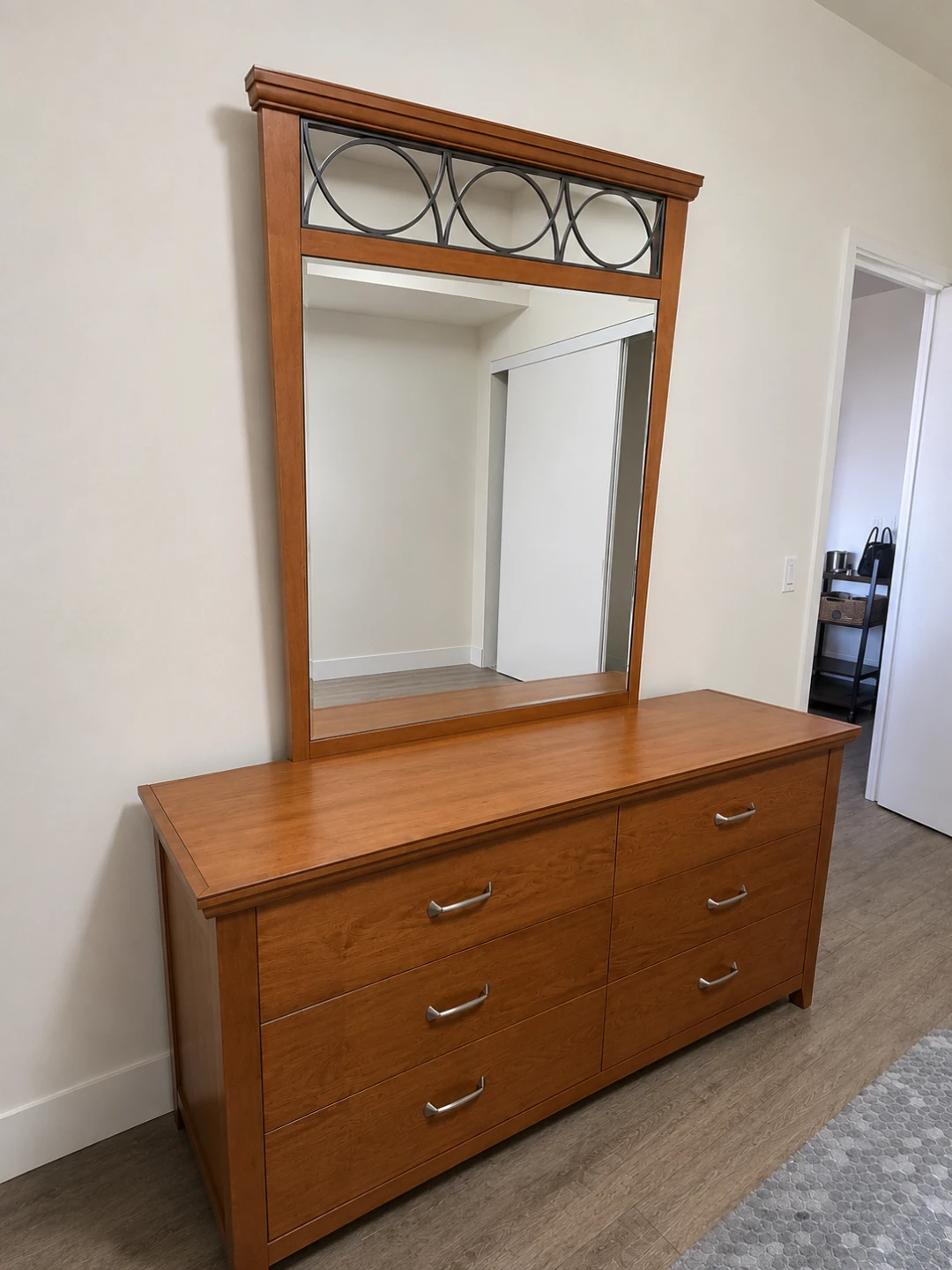 Wooden Bedroom Set with Headboard, Dresser, and Nightstand