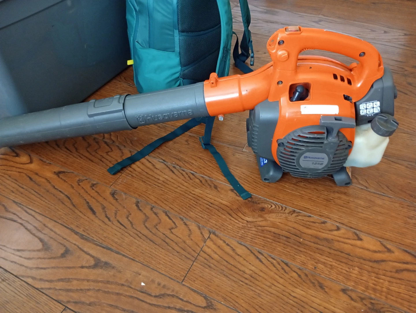 Husqvarna 125B Gas Leaf Blower - photo 2