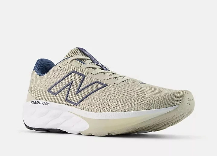 New Balance 520 v9 Men Size 10 (2E) Wide