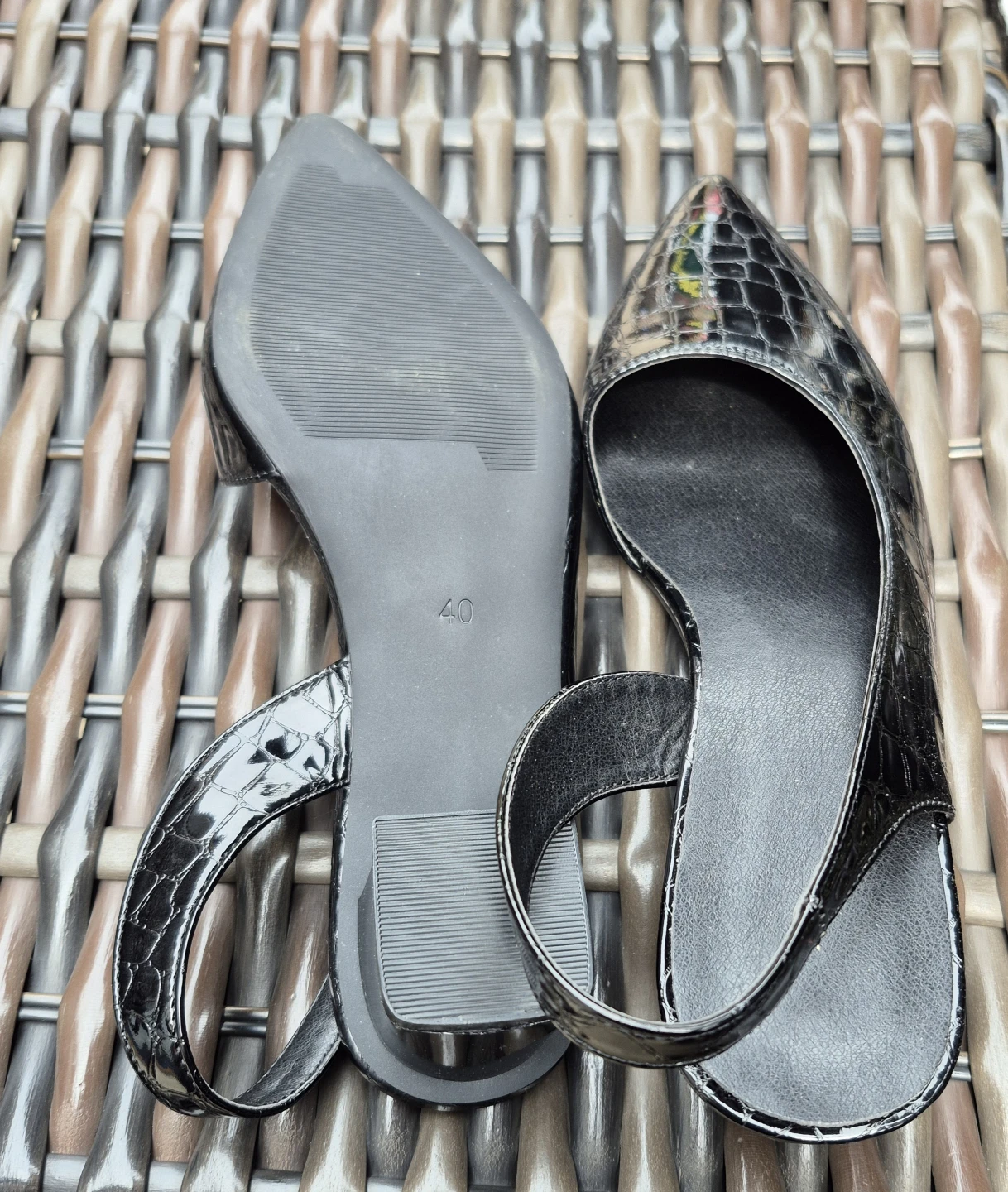 Never worn! Black Croc-Embossed Slingback Heels - photo 3