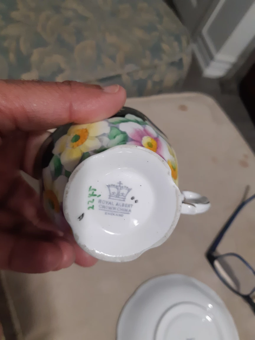 Royal Albert Crown China Teacup and Saucer Set - photo 3
