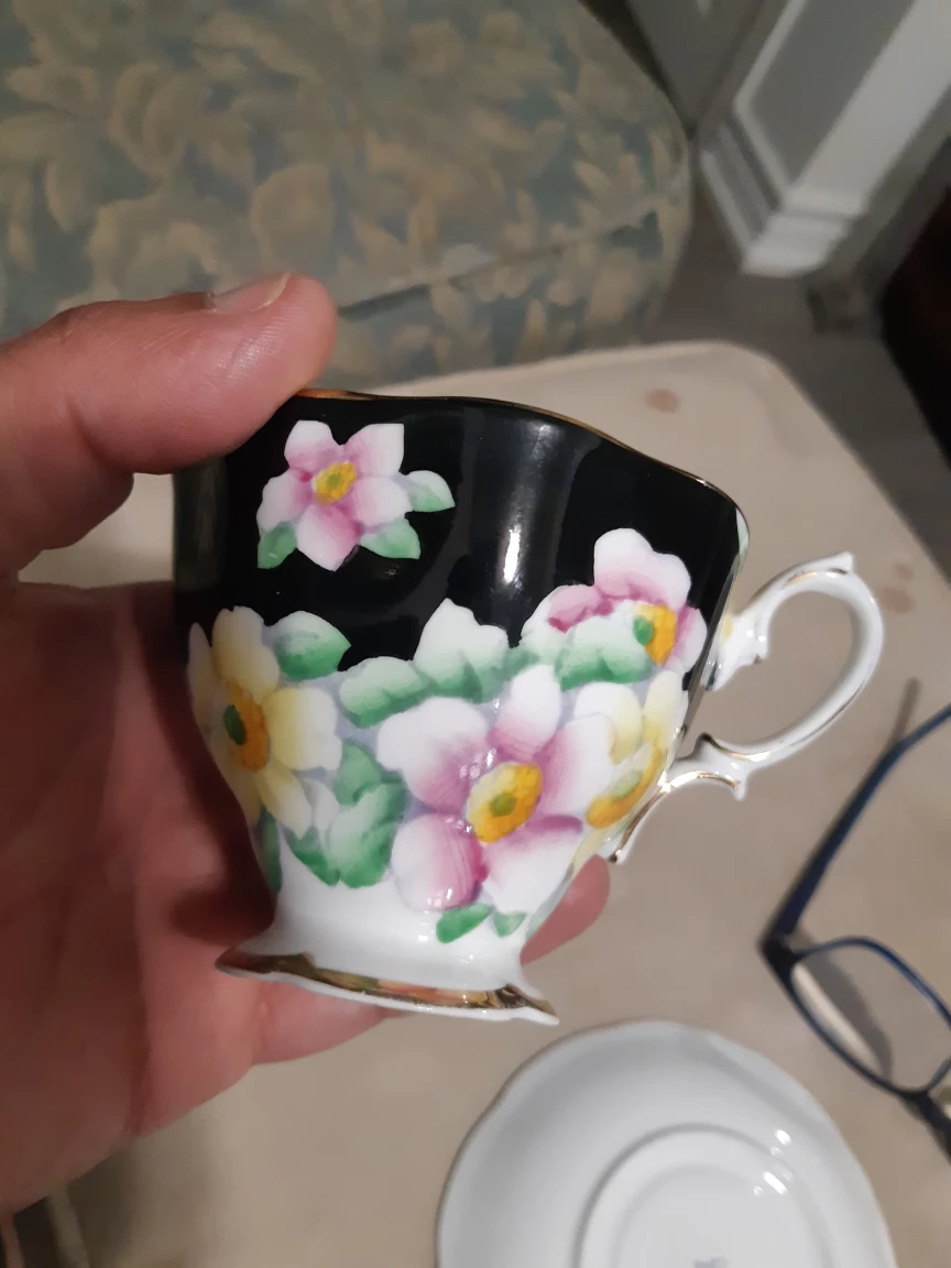 Royal Albert Crown China Teacup and Saucer Set - photo 4