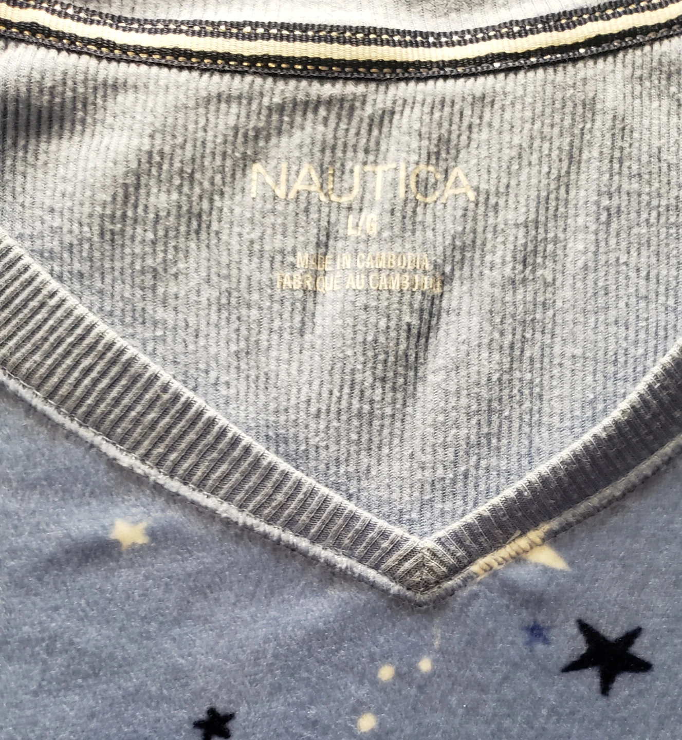 Brand new Nautica V-Neck Star Print Long Sleeve Top Size L/G - photo 3