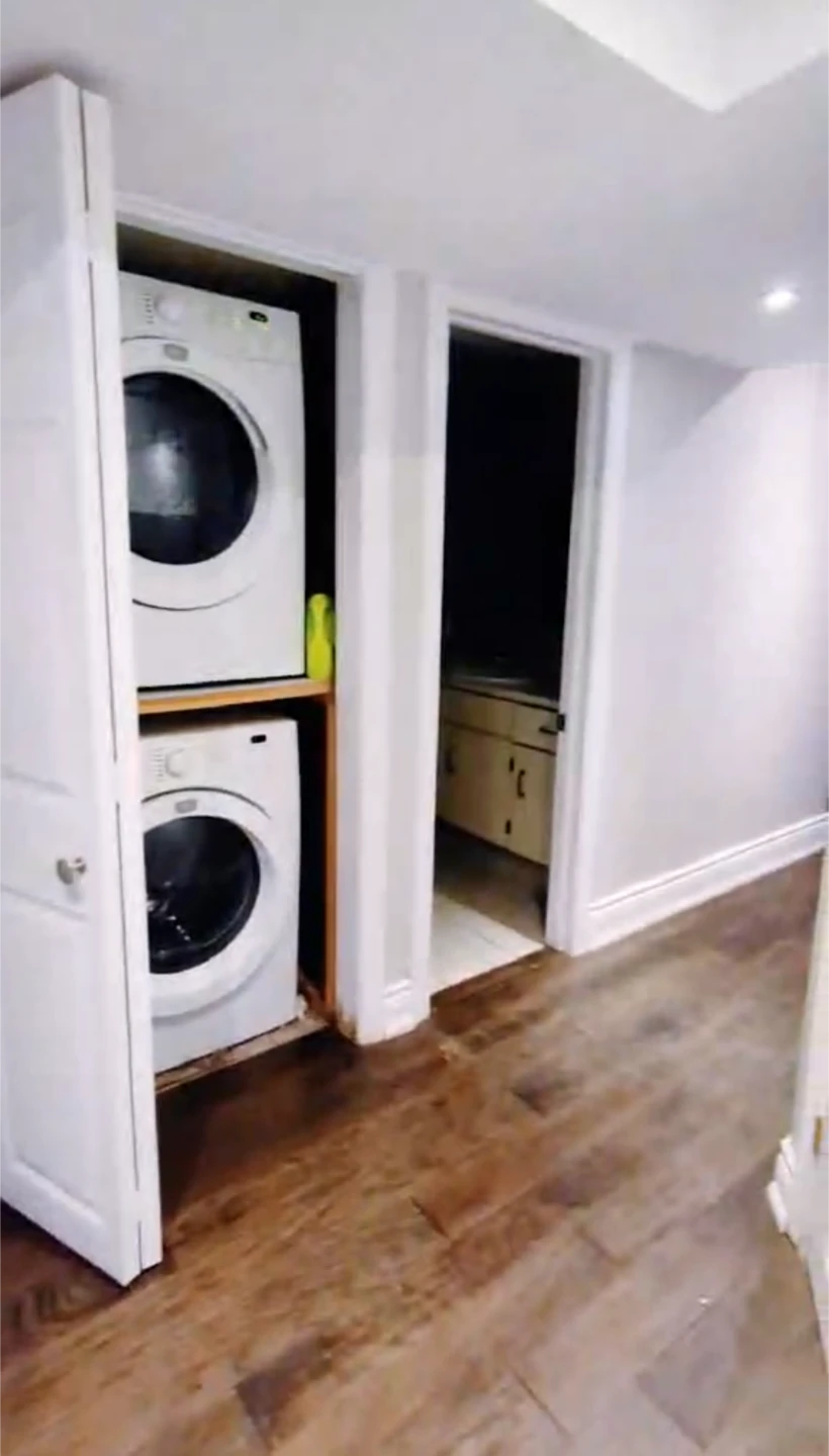 Bright Above-Ground 1 Bed/1 Bath.  Backyard Walk-Out! - photo 3