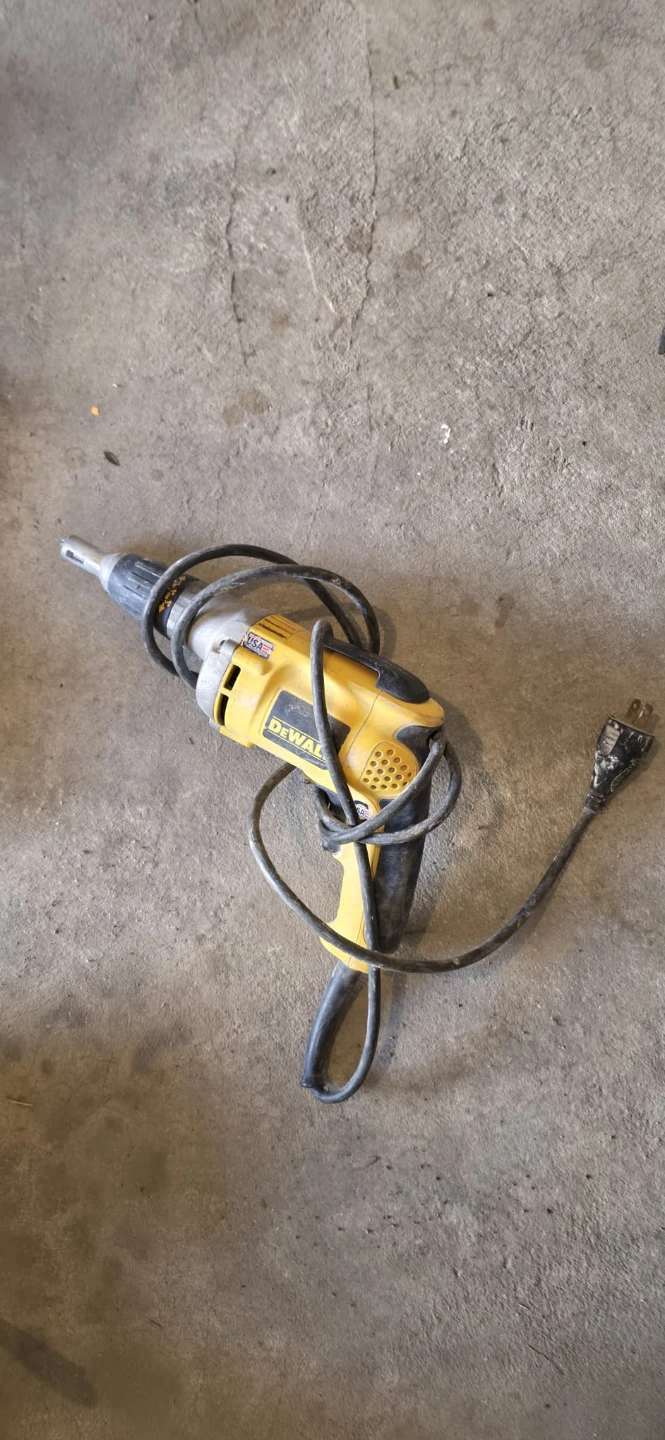 Assorted power tools