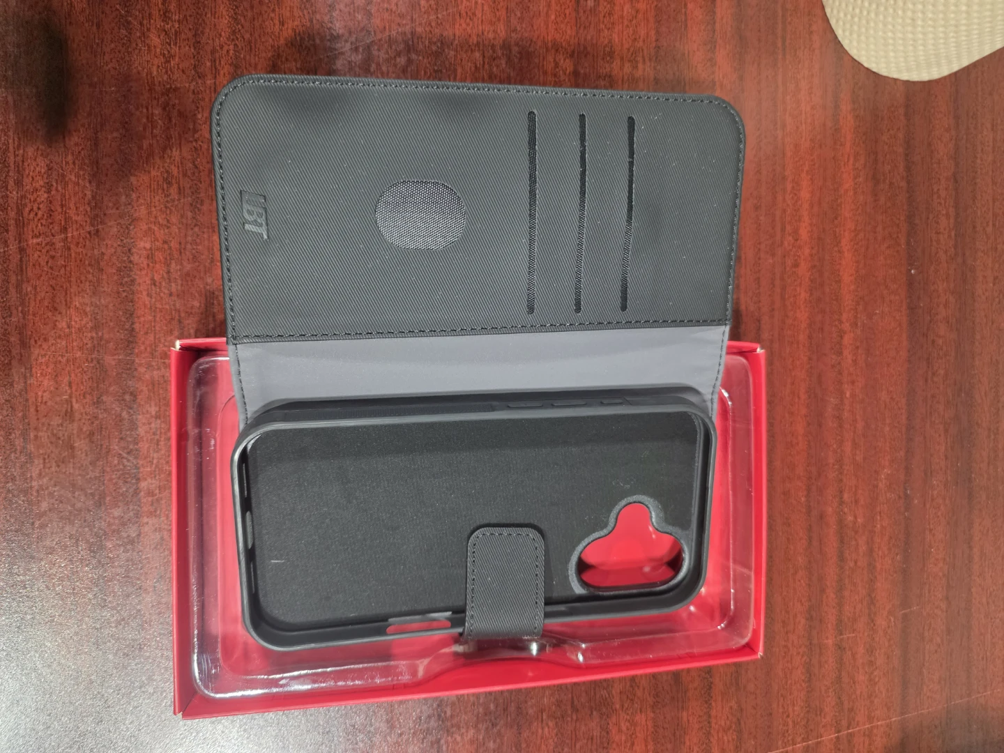 LBT Switch Wallet Case for iPhone 16 - photo 4