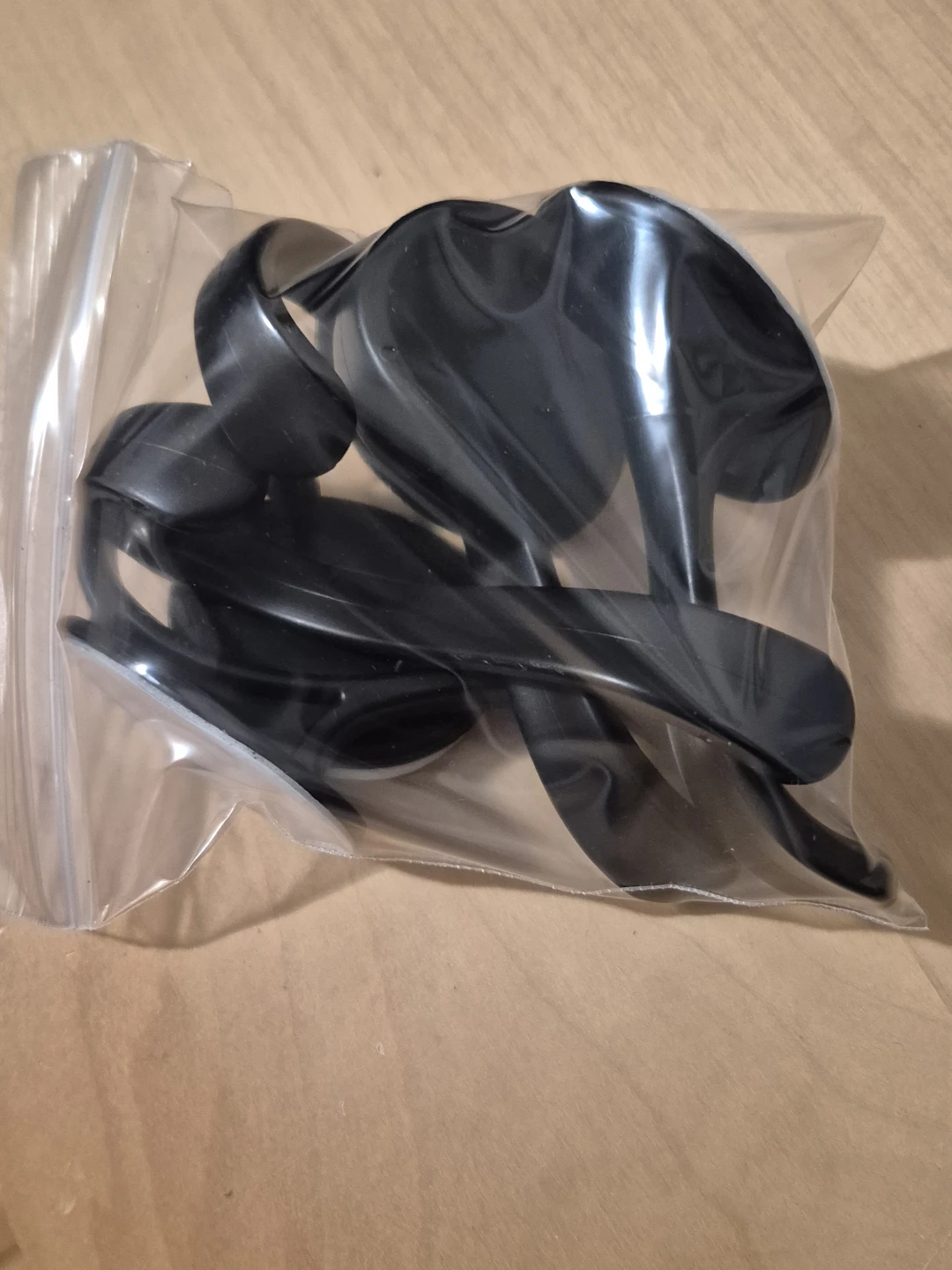 BNIB)Black Adhesive Wall Hooks (Set of 4) - photo 3