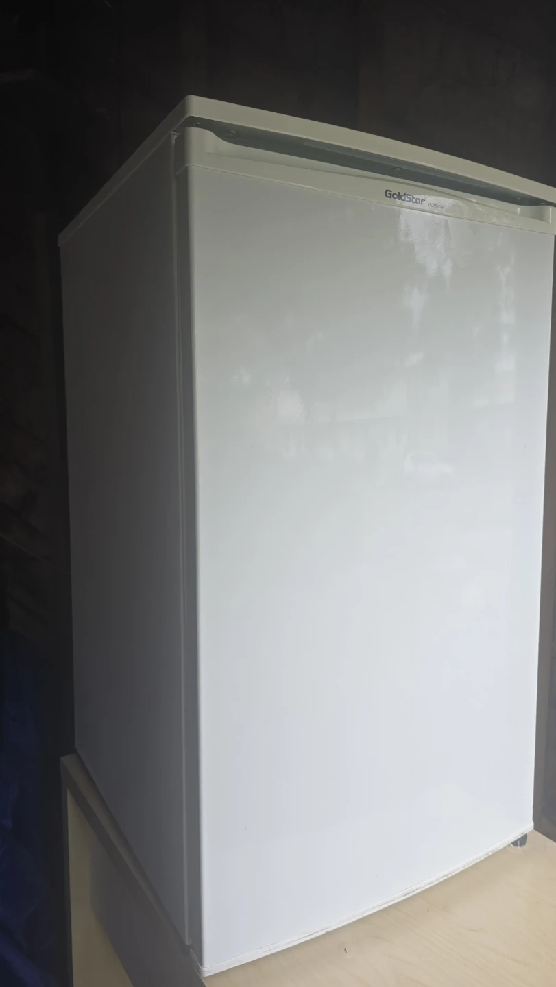 GoldStar Mini Fridge