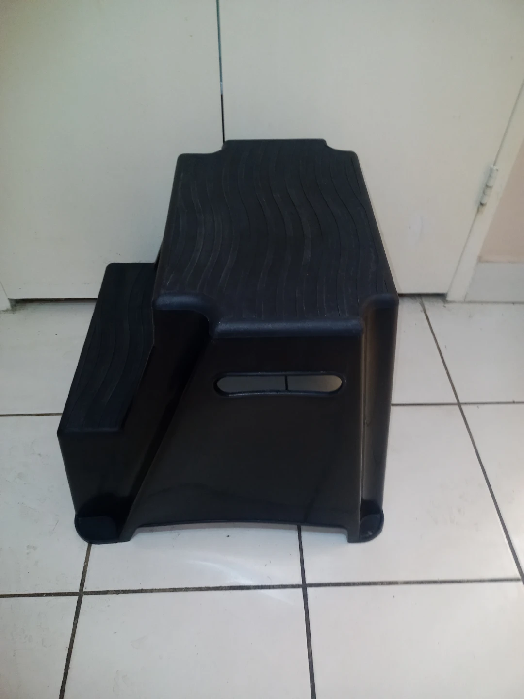 Rubbermaid 2 Tier Step Stool - photo 3