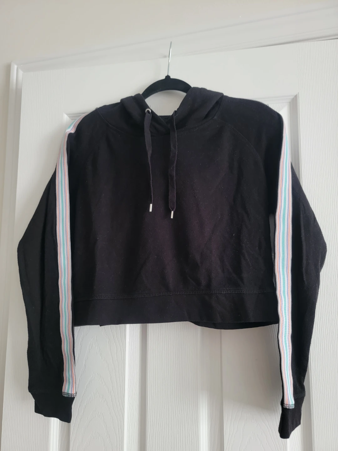 ASKYA Cropped Hoodie with Striped Sleeves - Black - Small