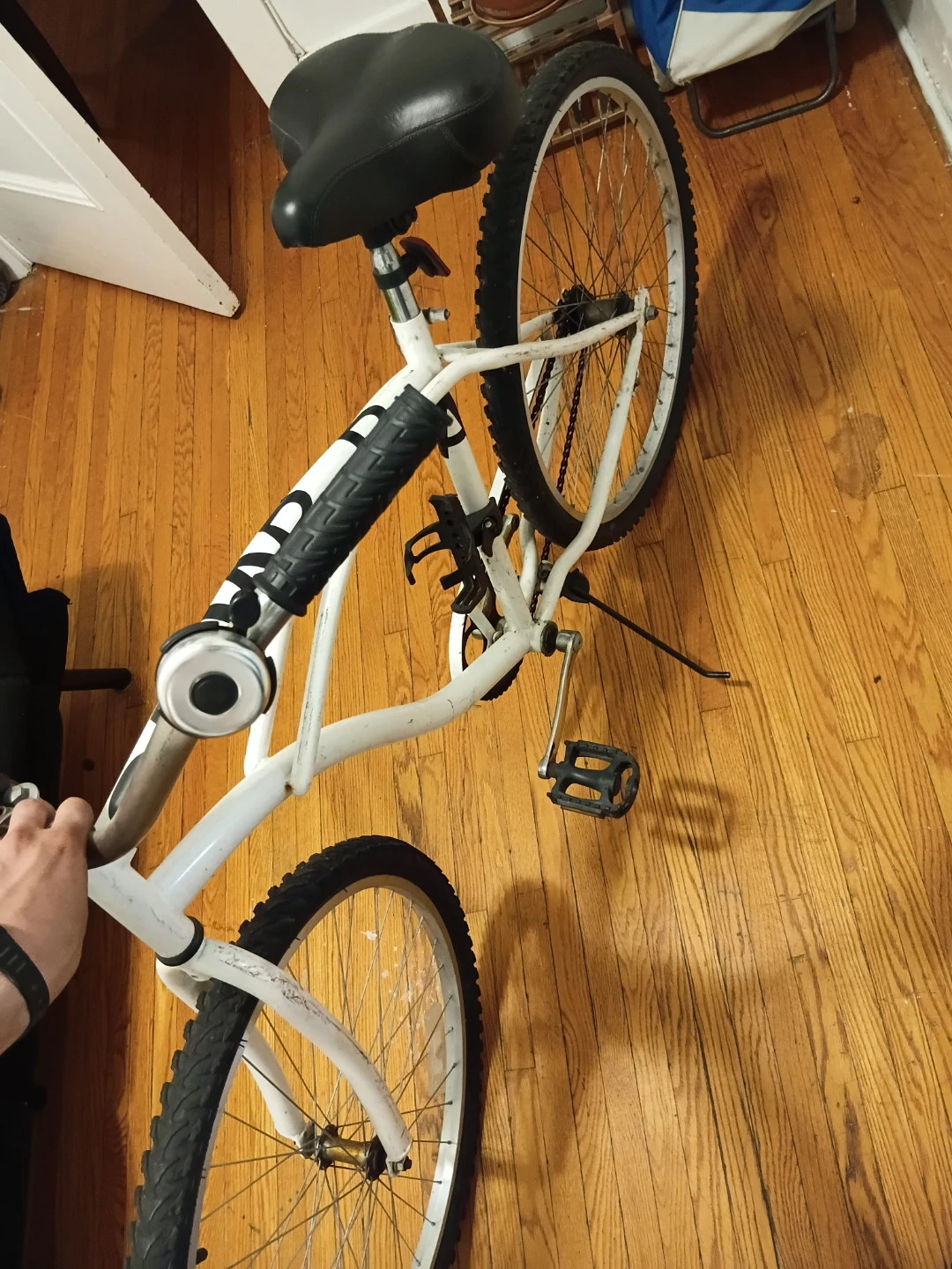White Cruiser Bicycle - photo 2