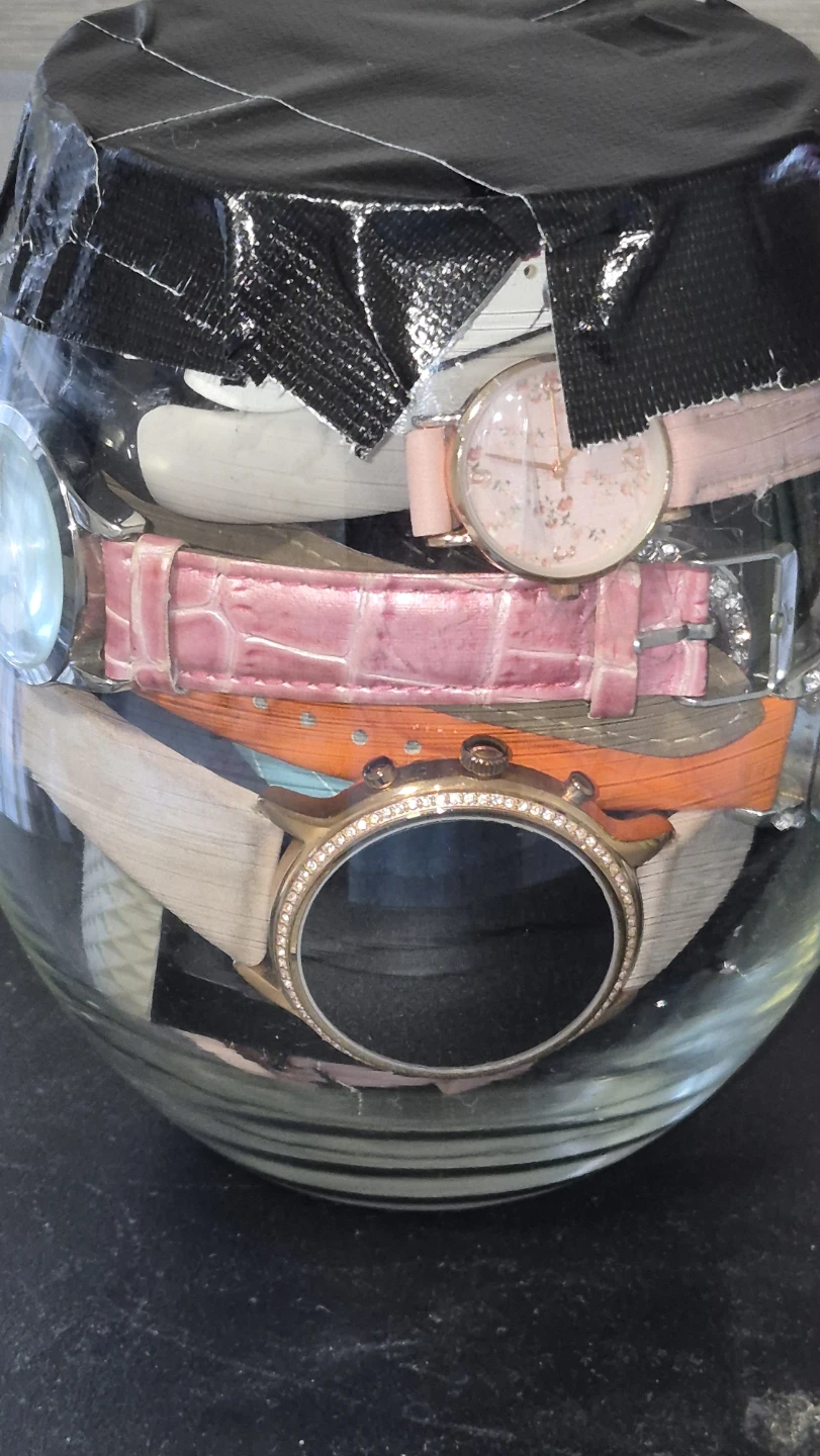 Mystery  jars (31 lady's  watches)