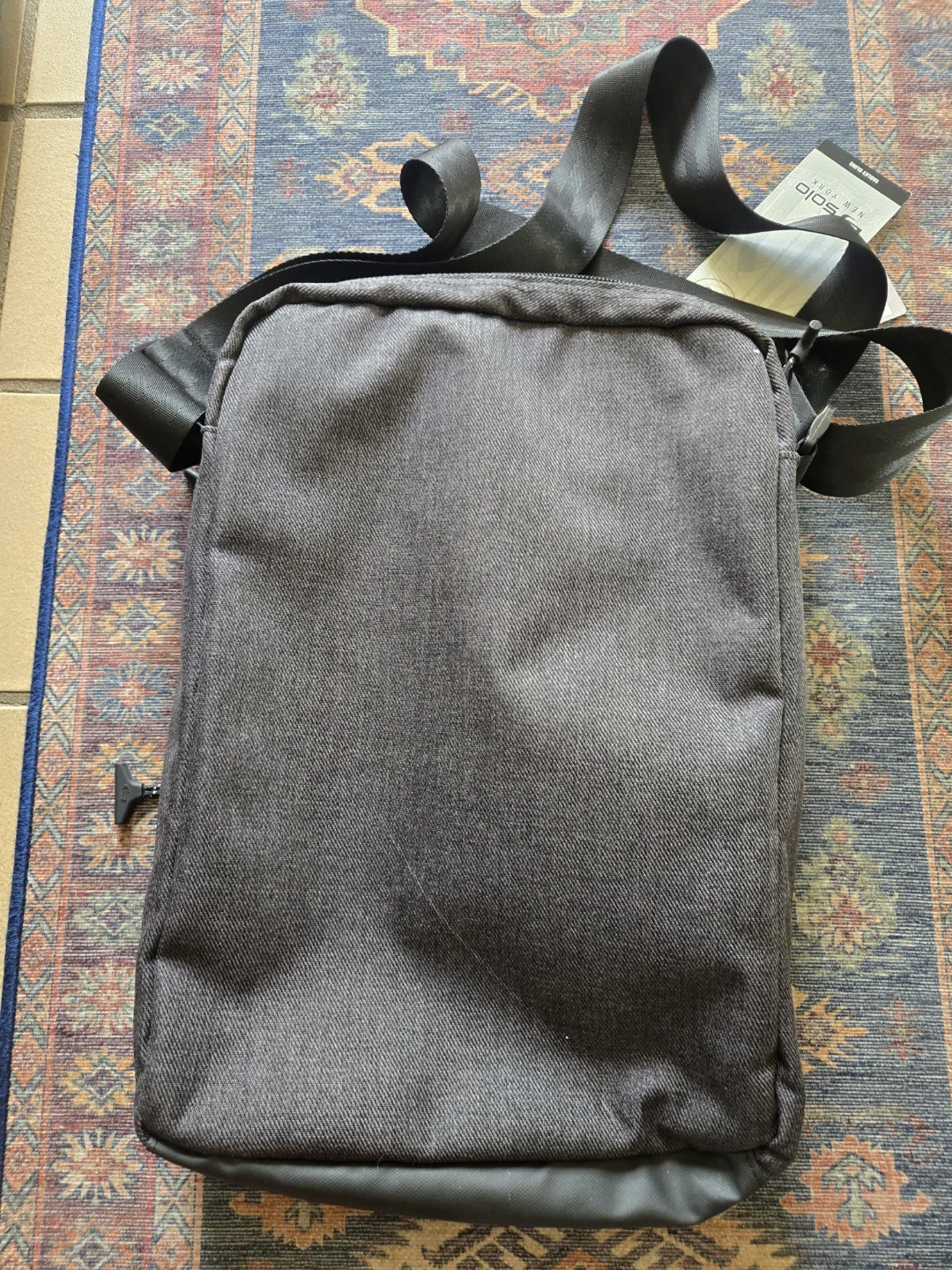 New Solo New York Tablet Sling Bag With Tags - photo 3