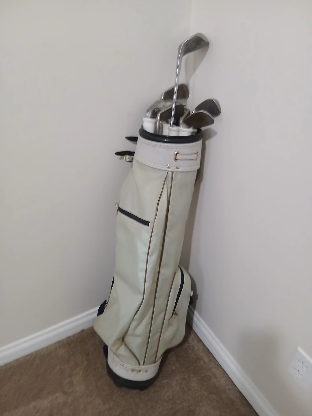 Womens Golf Club Set with Bag