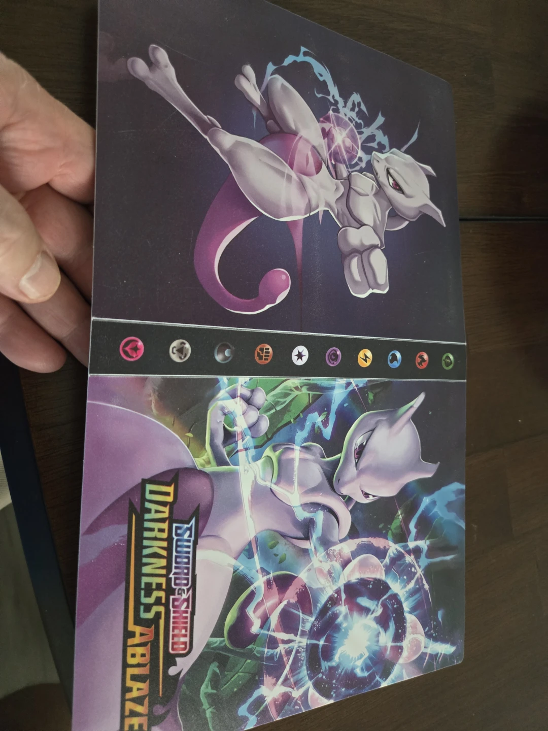 Pokémon Sword & Shield Darkness Ablaze - photo 3