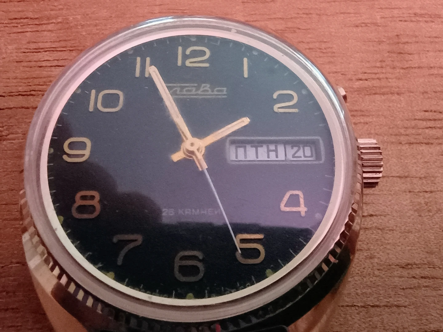 Slava watch with date window