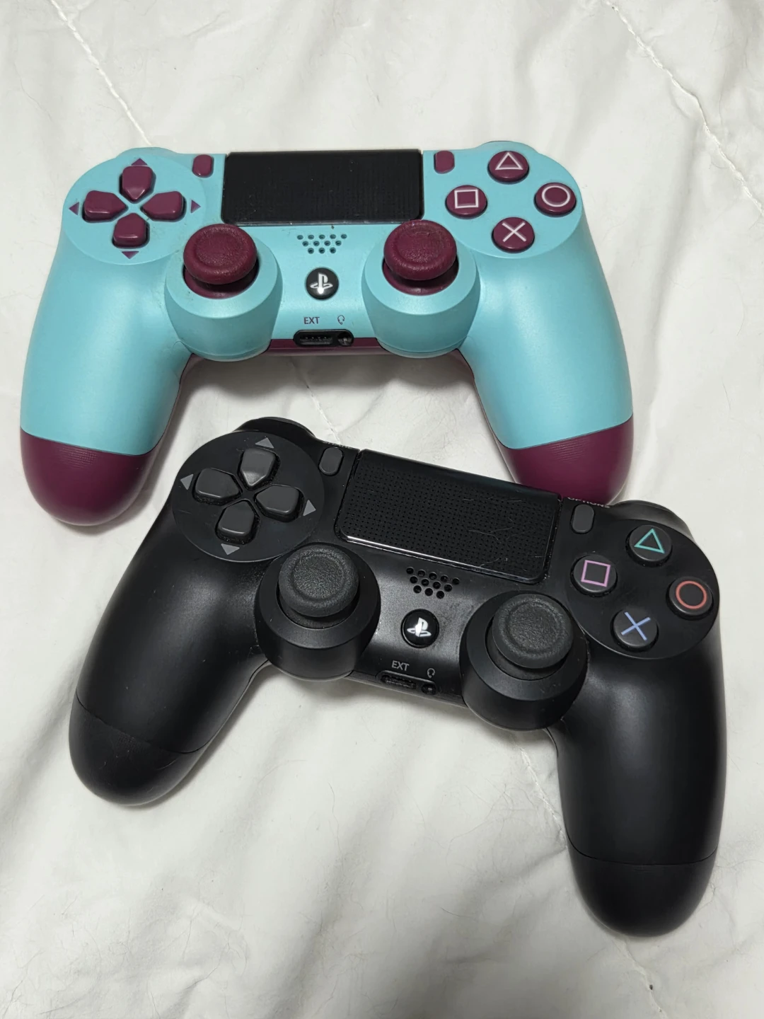 PlayStation 4 Slim Console with 2 Controllers and Charging Dock - photo 2