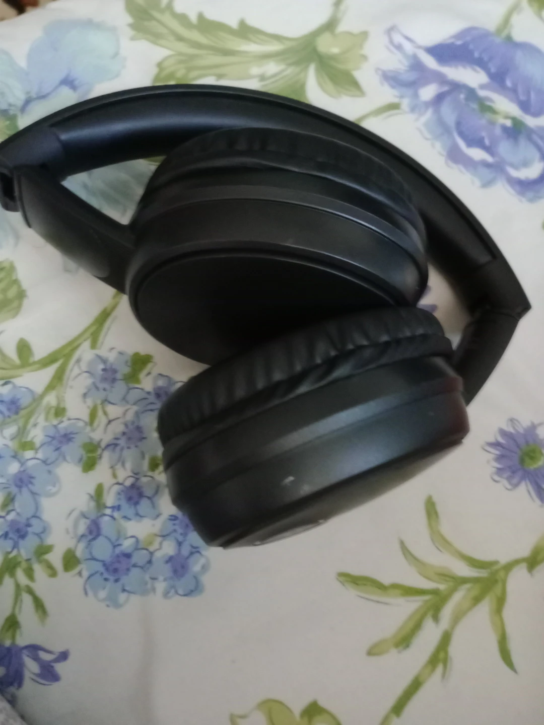 Black Over-Ear Wireless Headphones