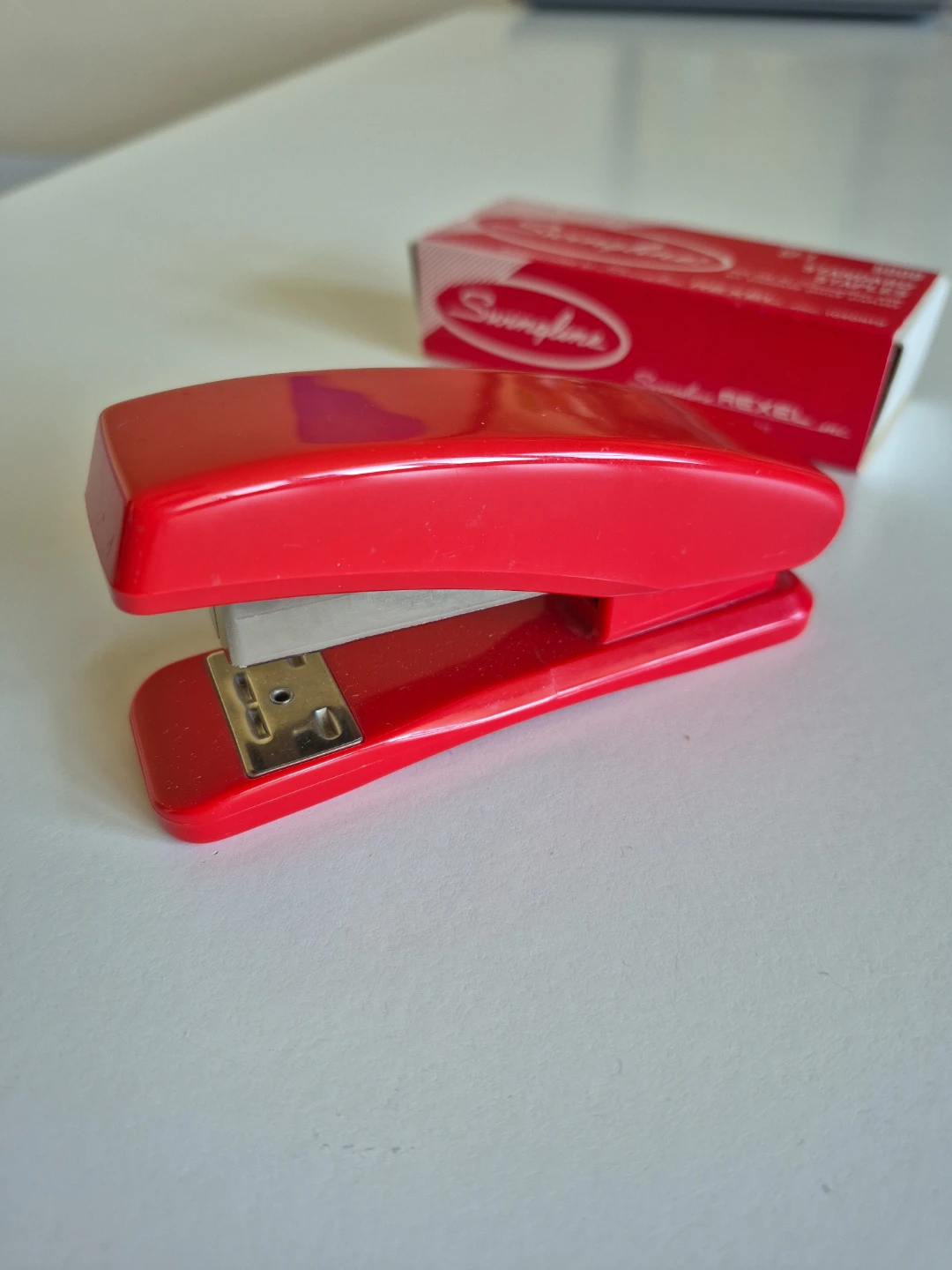 Stapler (Red) ➕ Full Box Staples (Swingline) - photo 4