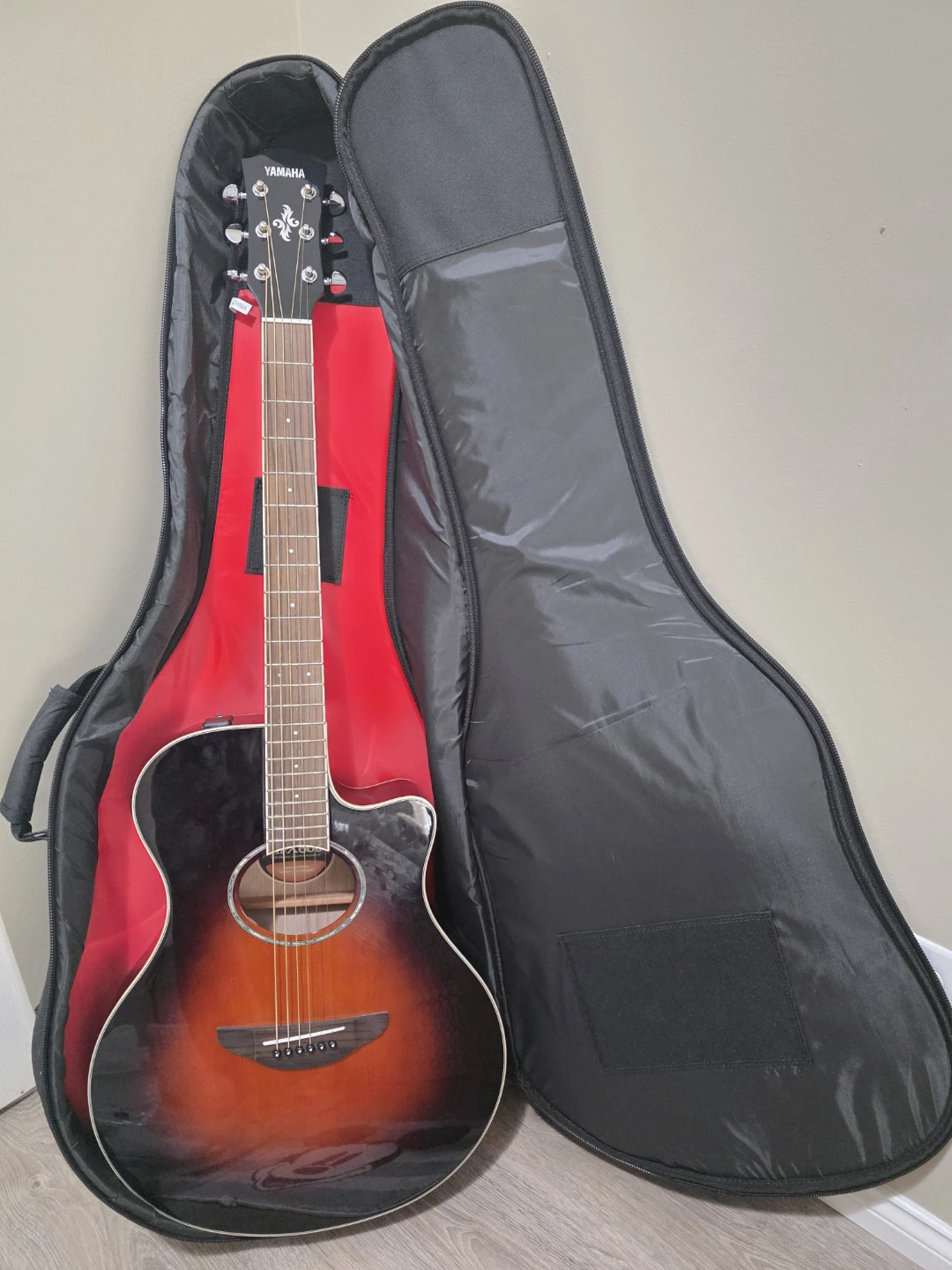 Yamaha Acoustic Guitar with Gig Bag