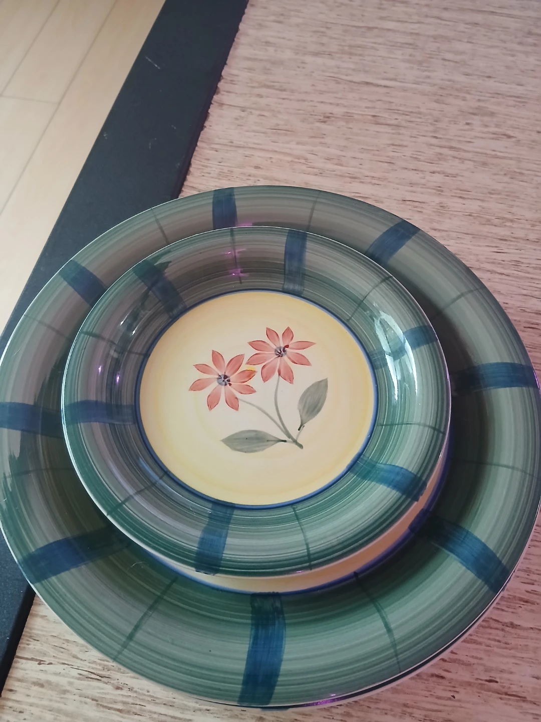 Set of 5 decorative plates with floral design - photo 4