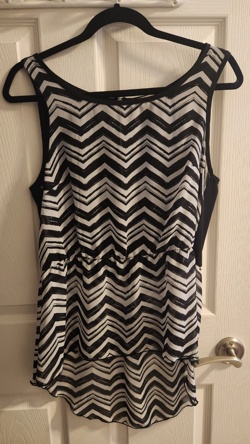 Black & White Chevron Sleeveless Dress