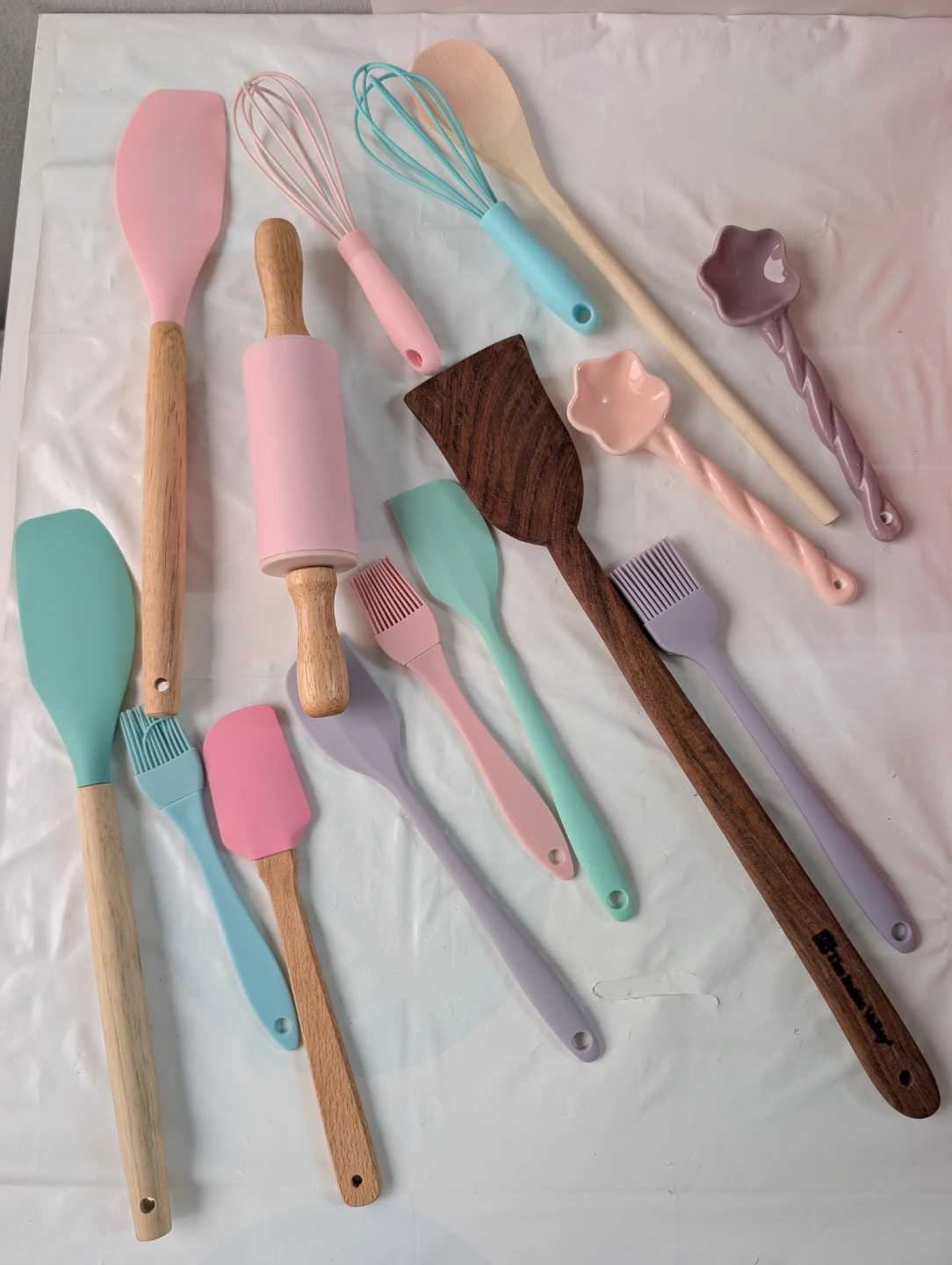Pastel Baking Utensil Set with Rolling Pin