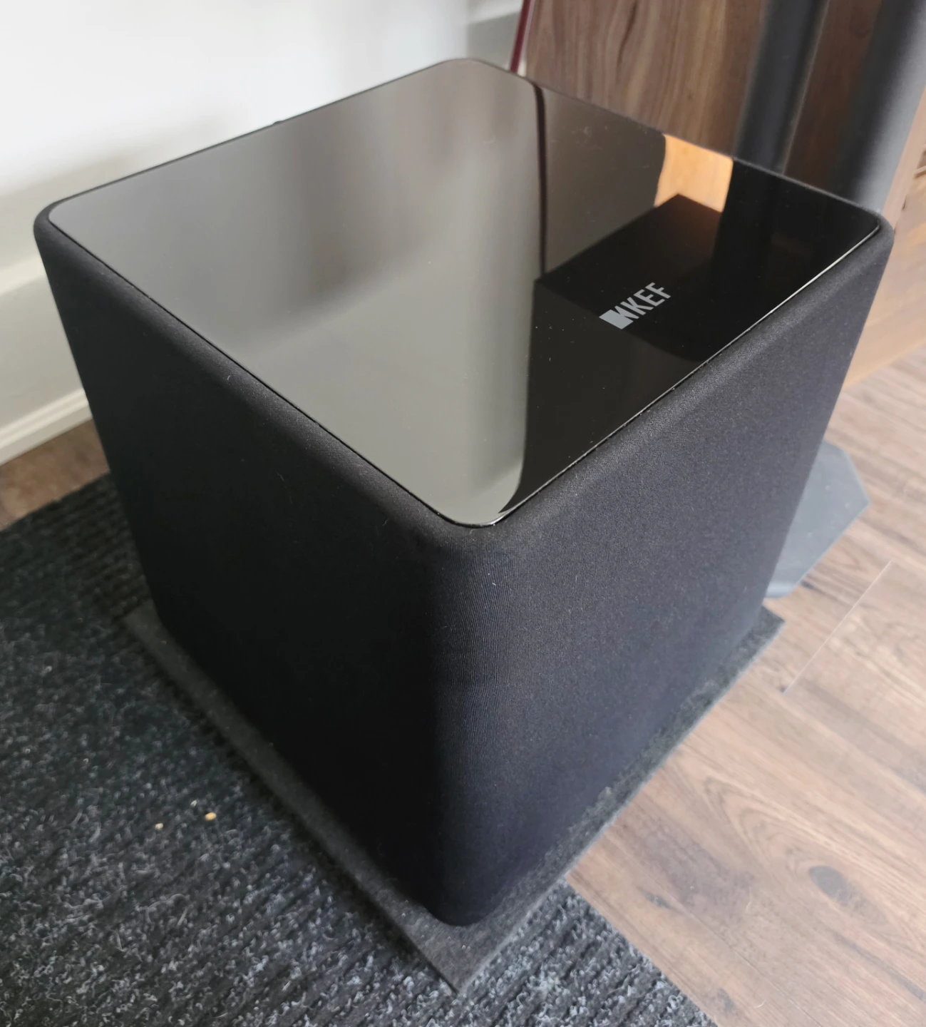 Like New KEF Kube 10 MIE Subwoofer