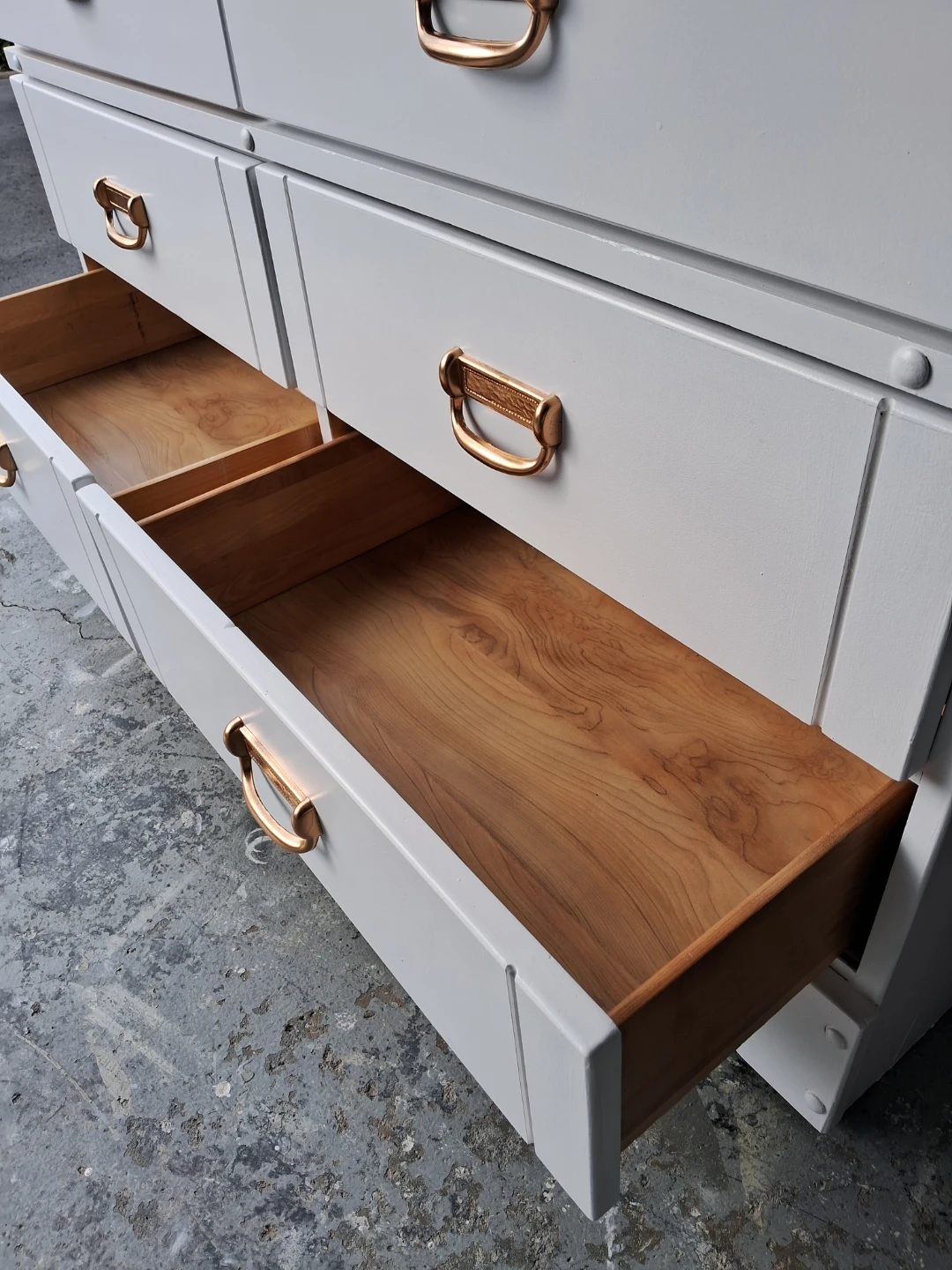 White Six-Drawer Dresser - photo 2