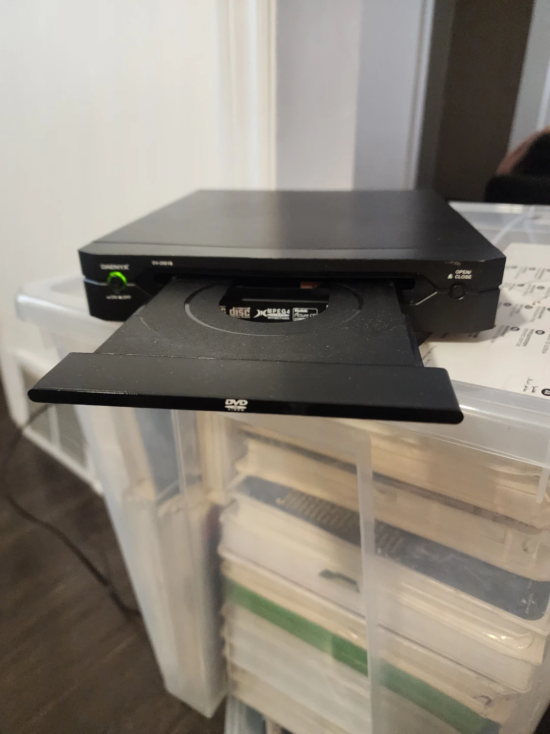 Daenyx DV-2001B DVD Player - photo 2