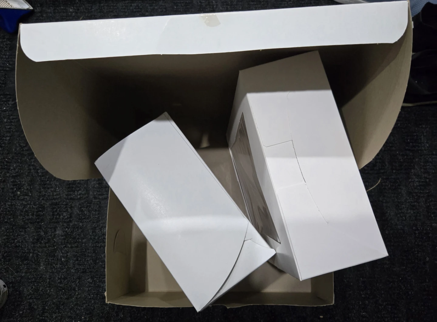 Four Cupcake Boxes and Cake Board - photo 3