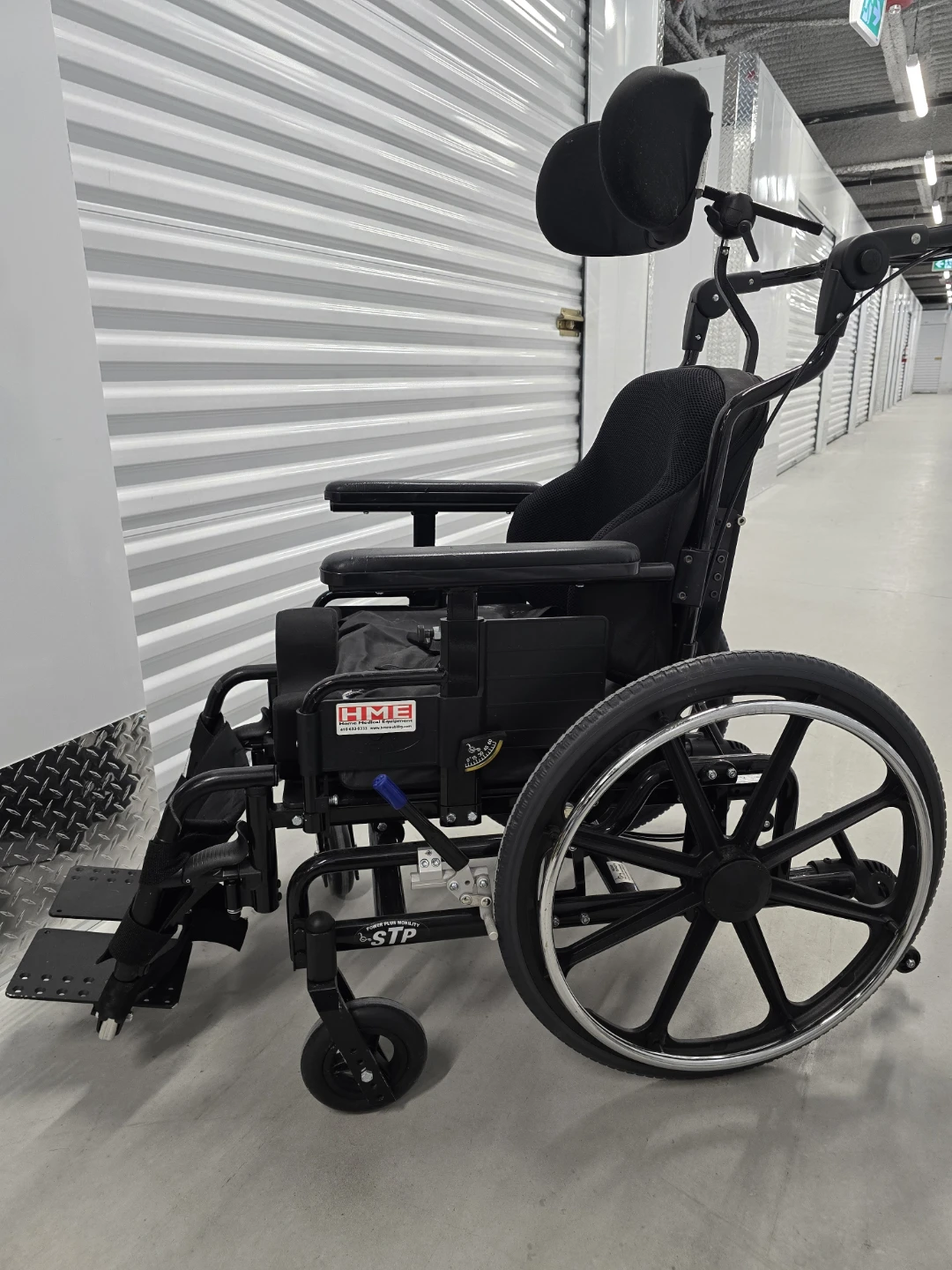 HME Medical Wheelchair with Headrest - photo 4