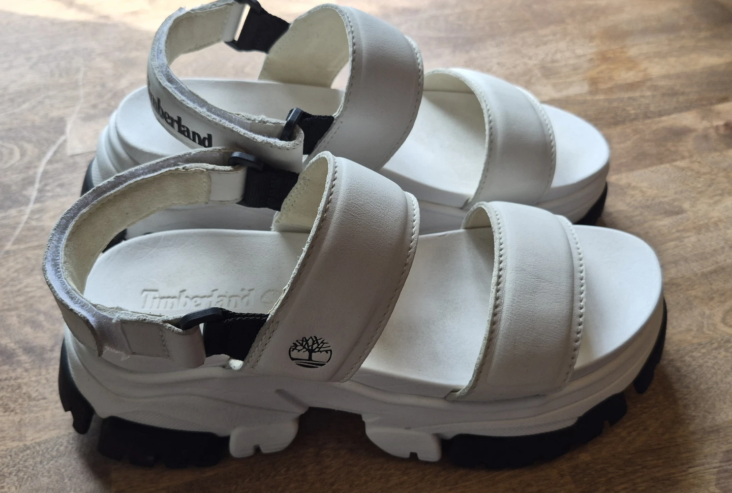 Women's Brand Name Shoes. Sizes 7 to 8. Excellent Condition - photo 3