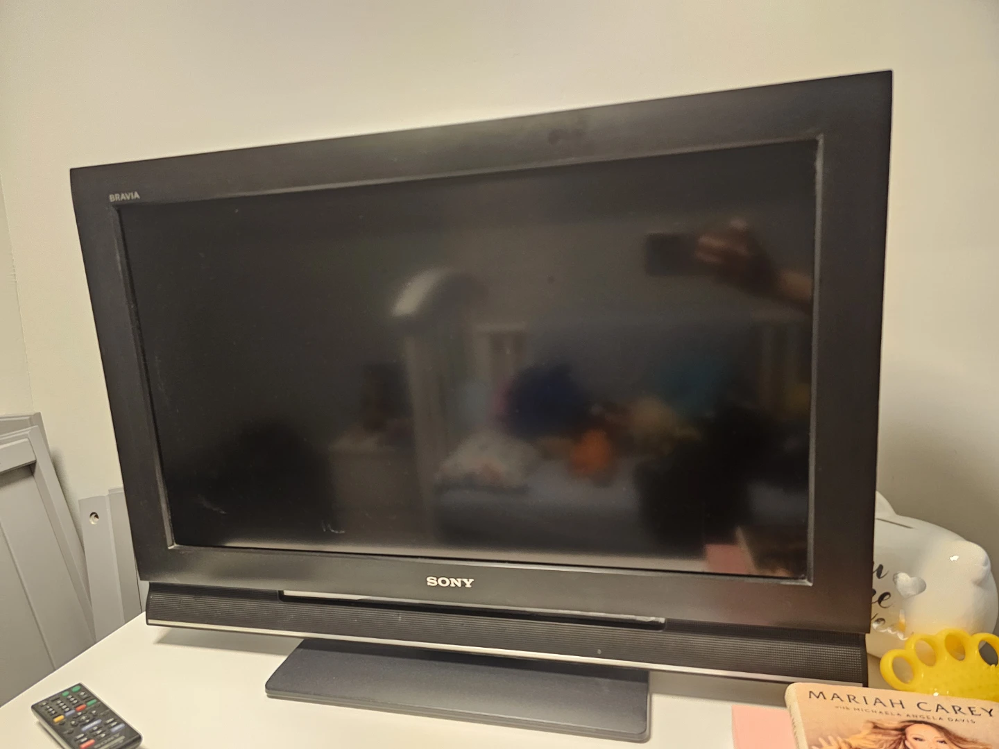 Sony Bravia 32" LCD Digital Colour TV KDL-32L4010