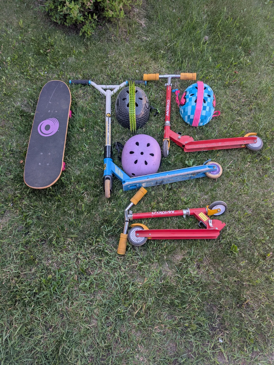 Kids Scooters and Skateboards with Helmets