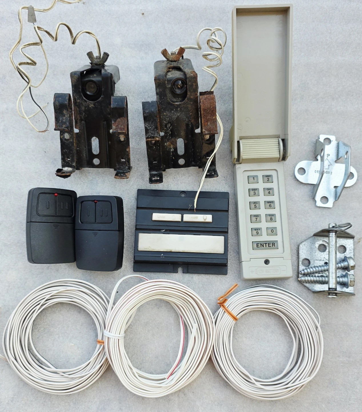 Steel-Craft 1/2 HP Garage Door Opener with remotes - photo 5