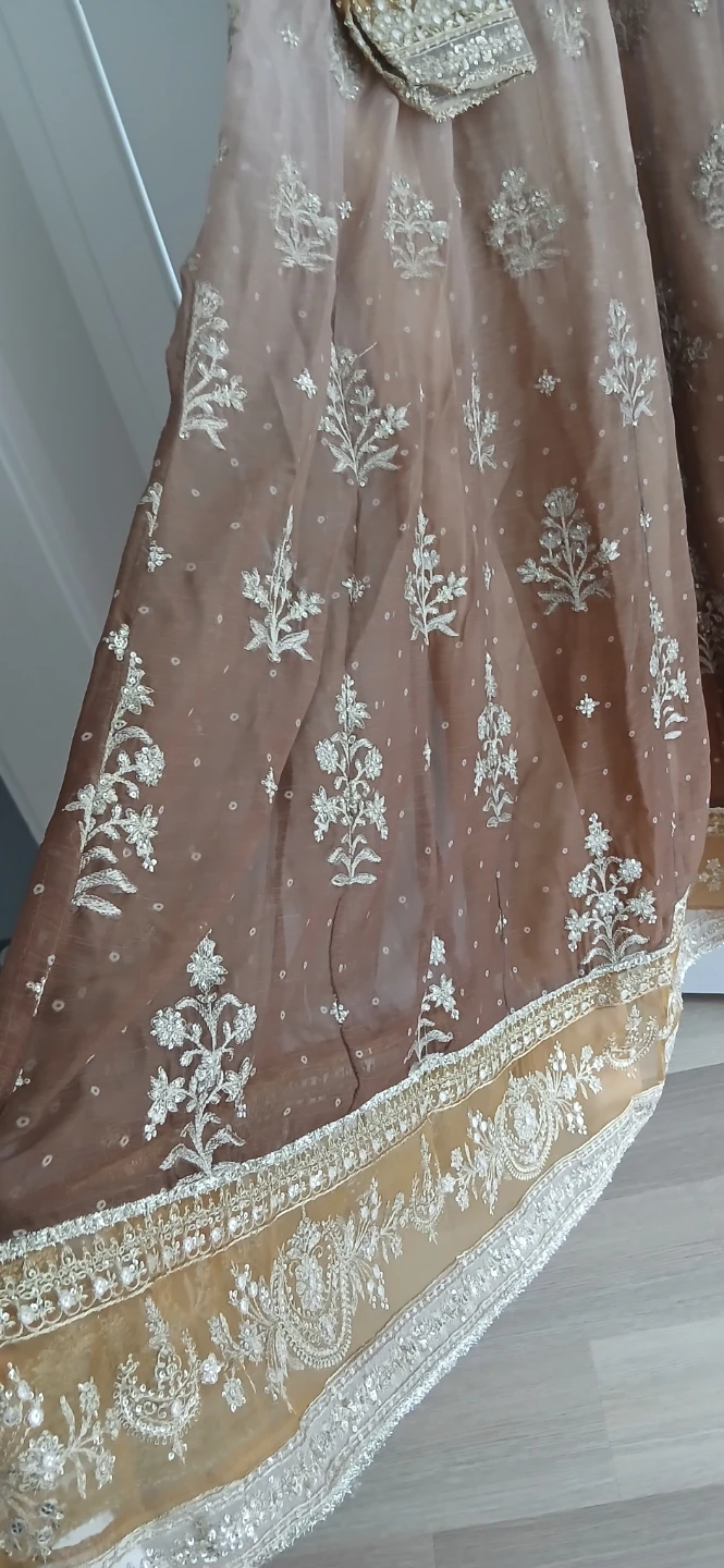 Elegant Embroidered Maxi Dress - photo 2