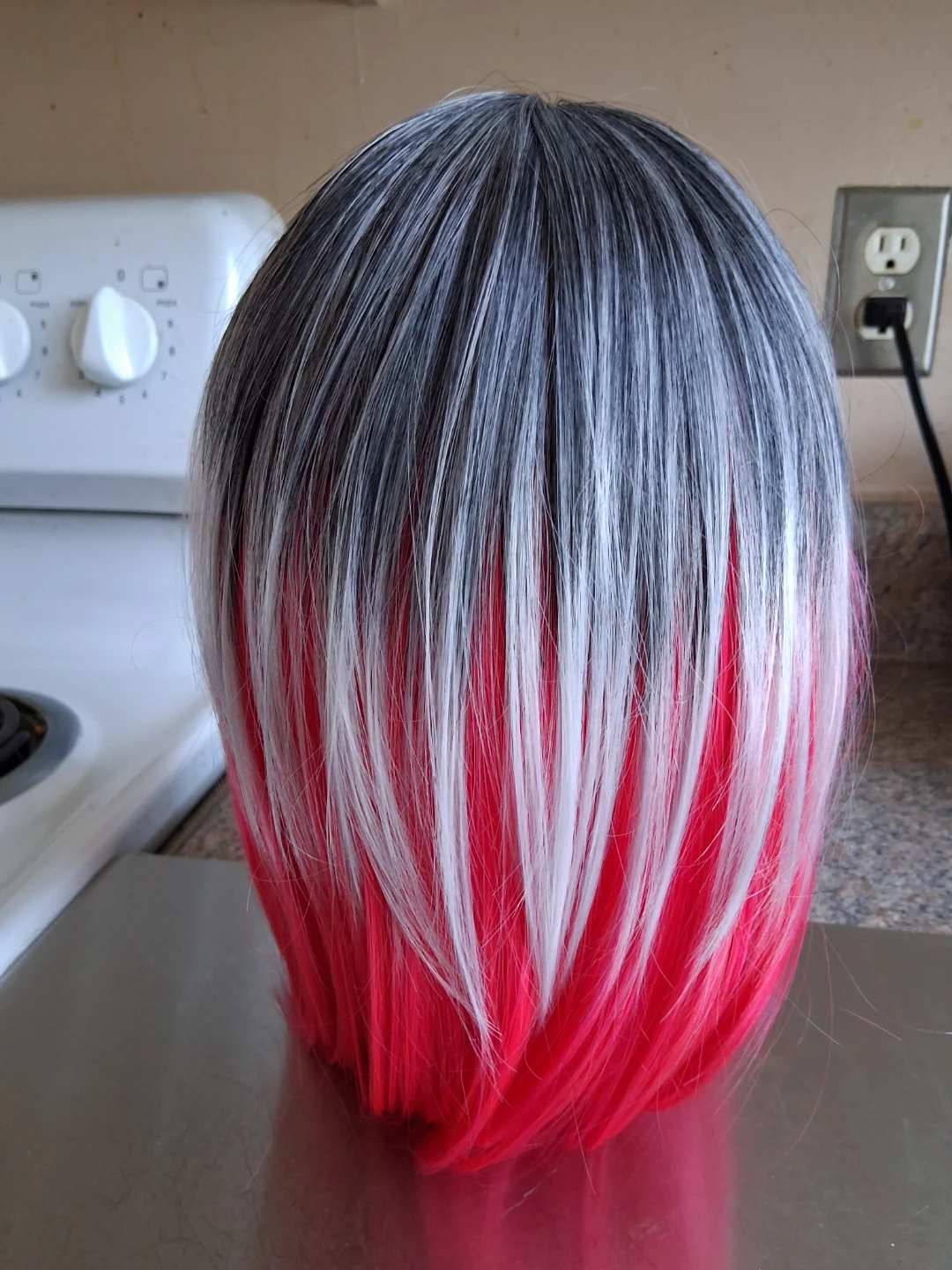 Shoulder length bob wig- silver & red - photo 4
