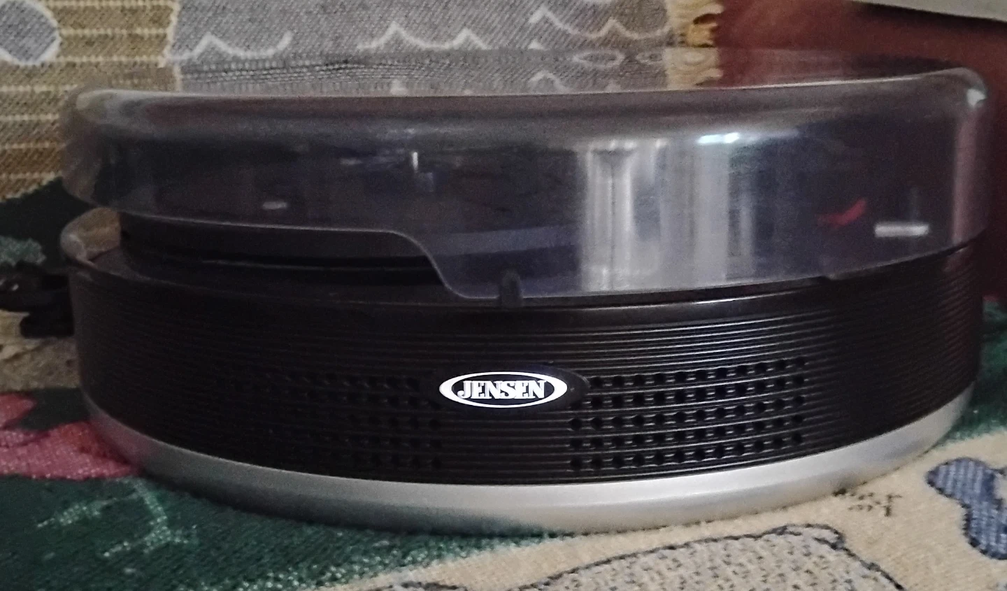 Jensen Turntable with Built-in Speaker - photo 2