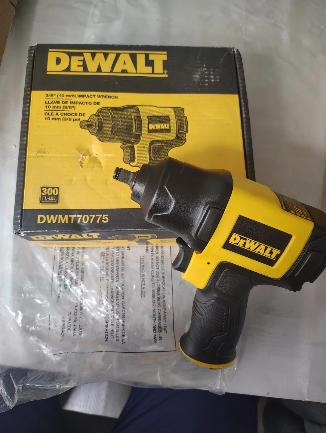DeWalt 3/8" (10 mm) Impact Wrench DWMT70775 - photo 2