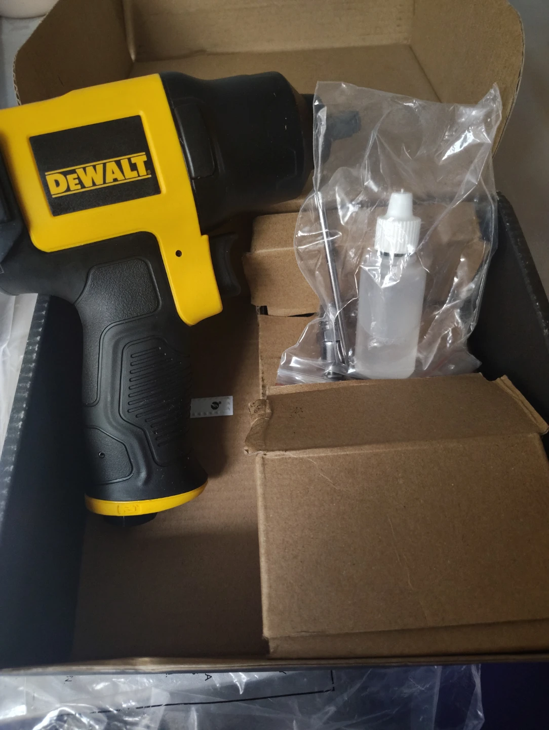 DeWalt 3/8" (10 mm) Impact Wrench DWMT70775 - photo 5
