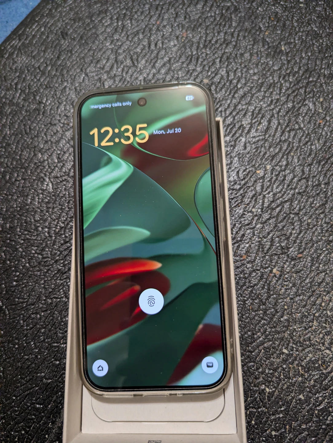 Google Pixel 9 (128GB) mint condition phone - photo 2